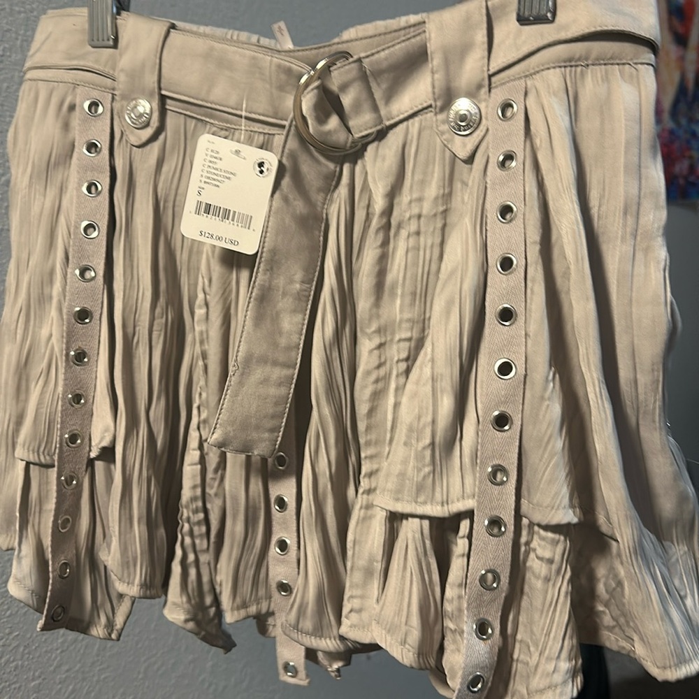 Free People: Light Grey Stylish Flowy Short Skirt